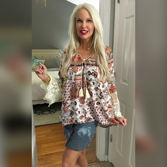 LAST 1!! ๐Stunning Lace Detail Rust Multi Tunic - Picture 2 of 3